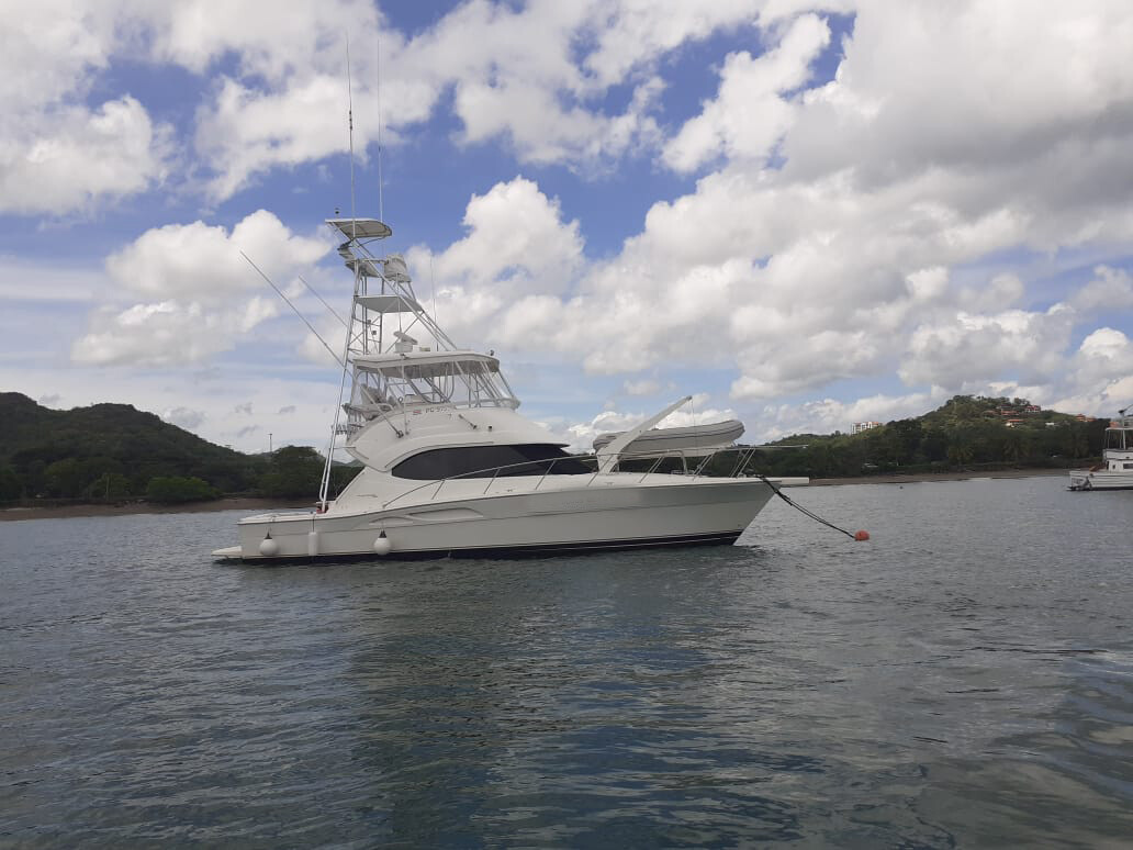 43ft Riviera Team Edition