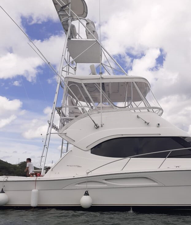 43ft Riviera Team Edition