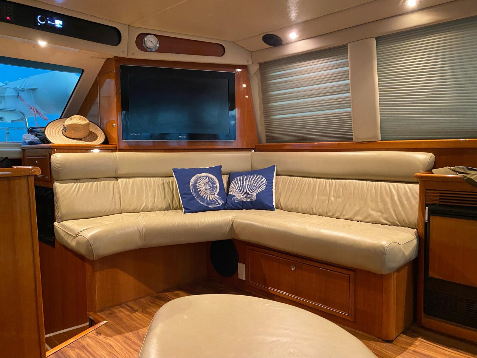 43ft Riviera Team Edition