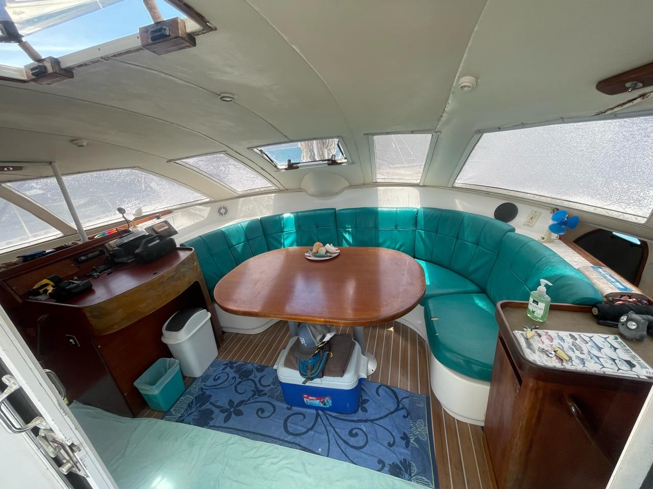 42' Lagoon Catamaran Inside Lounge