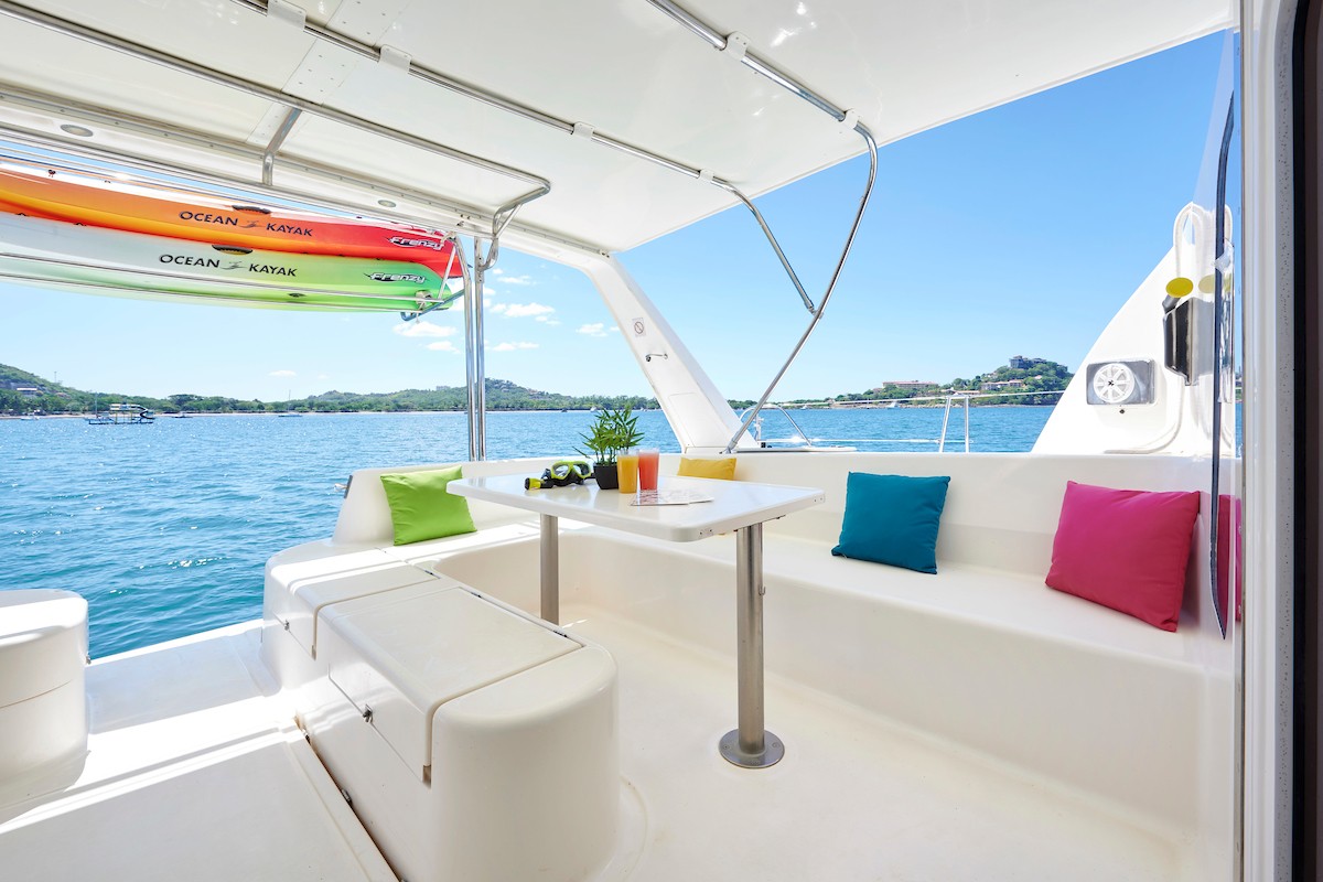 40' Lagoon Catamaran Lounge