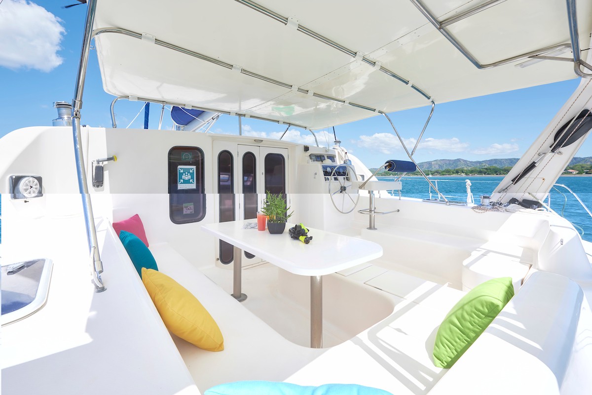 40' Lagoon Catamaran Lounge